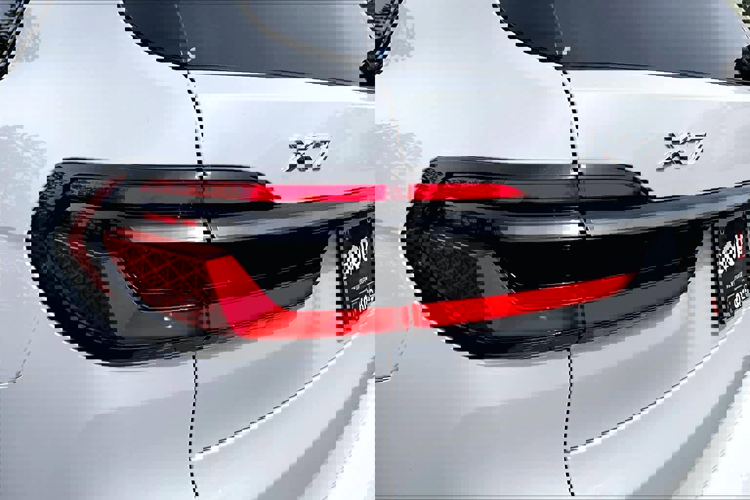 Certified 2024 BMW X7 xDrive40i w/ M Sport Package image 29