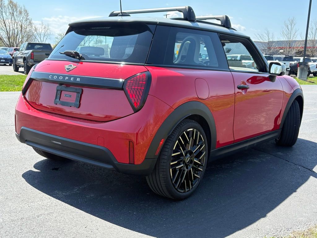 Used 2025 MINI Cooper 2-Door Hardtop FWD image 7