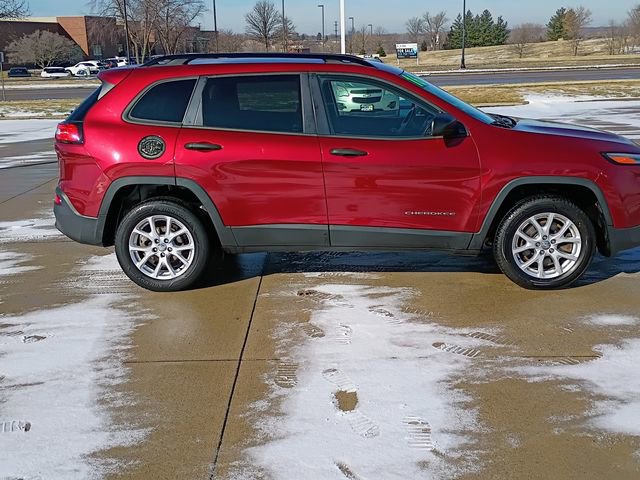 Used 2016 Jeep Cherokee Sport w/ Cold Weather Group image 12