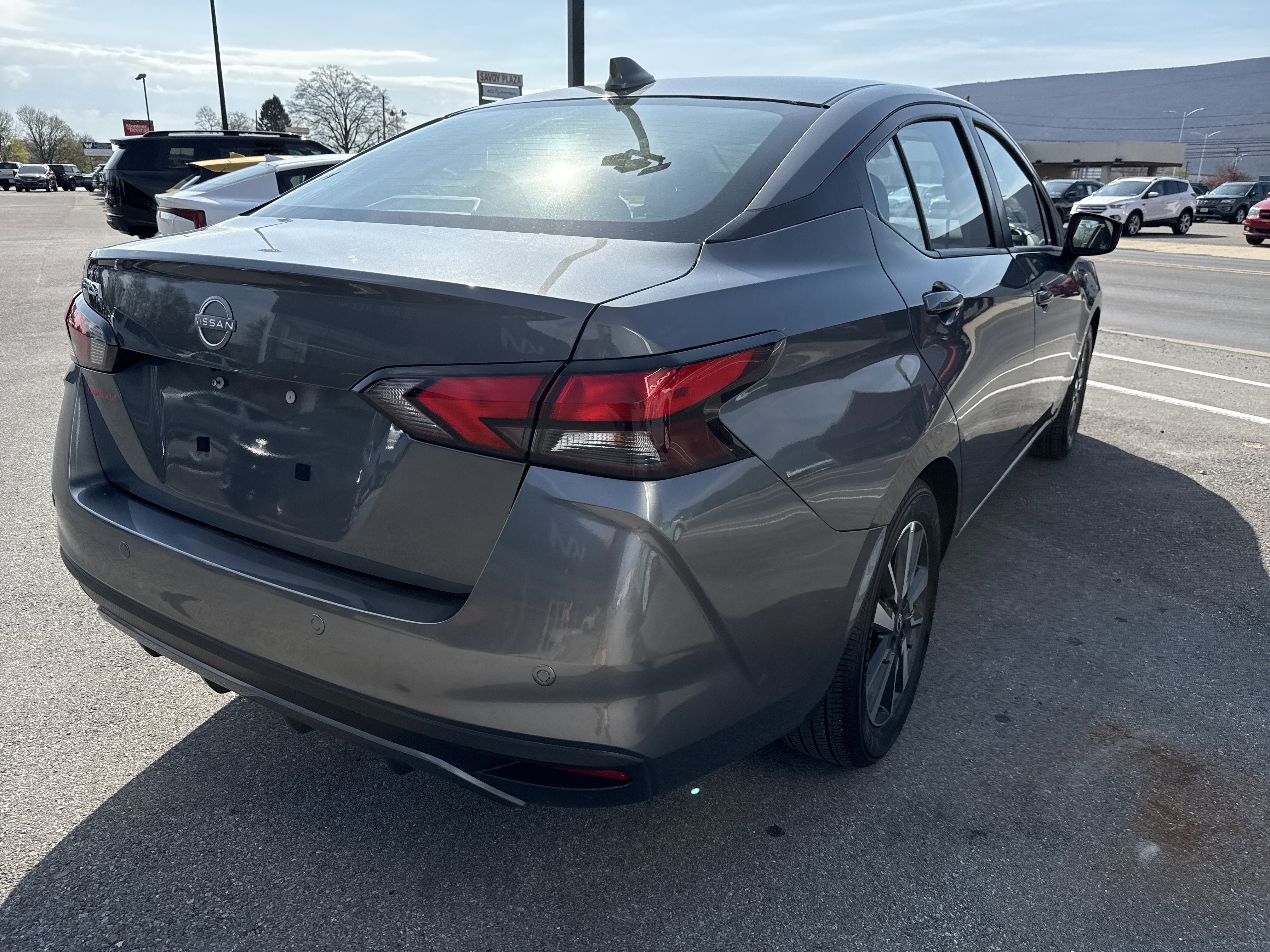 Used 2025 Nissan Versa SV FWD image 3