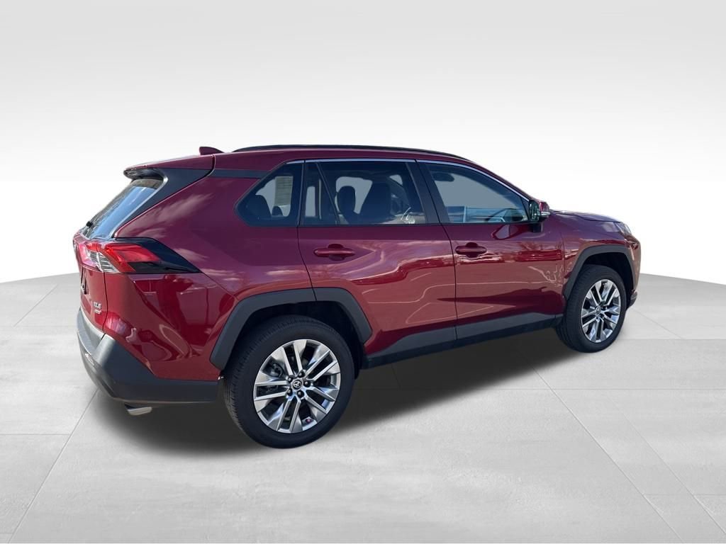 Used 2024 Toyota RAV4 XLE Premium image 9