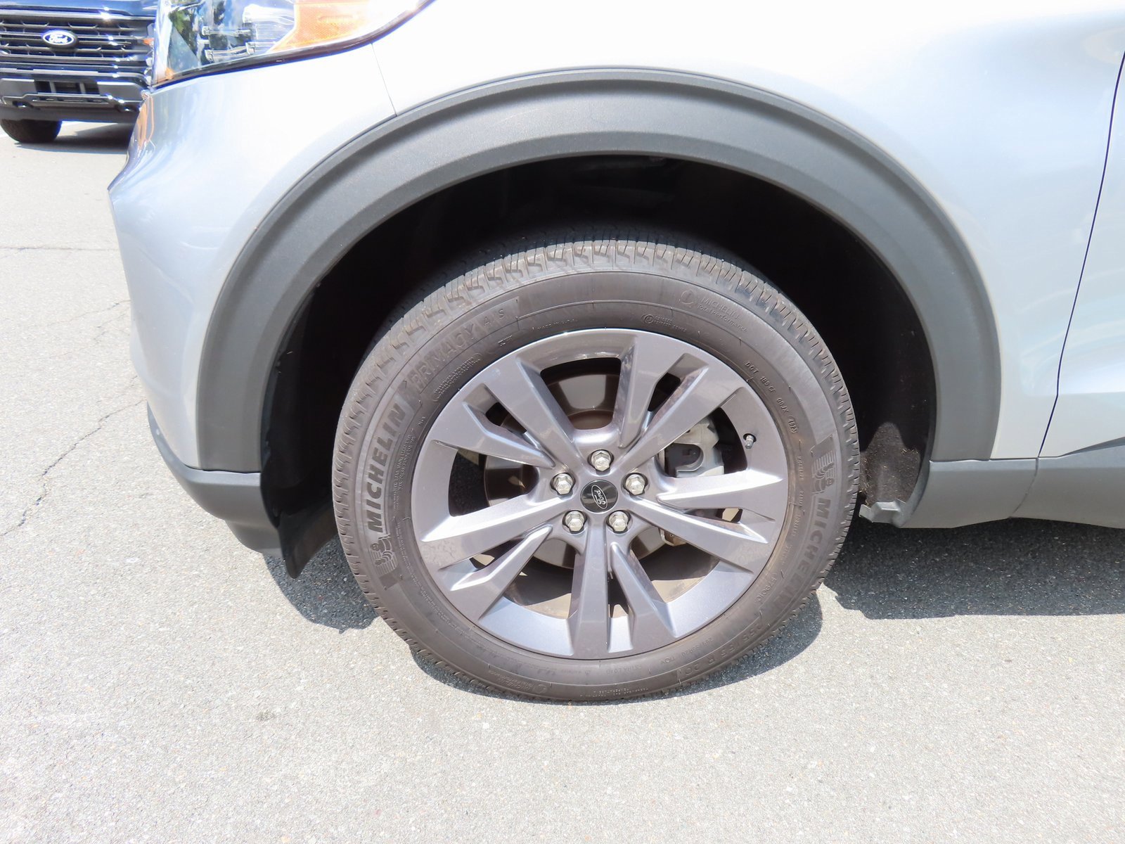 Used 2022 Ford Explorer XLT w/ Equipment Group 202A image 12