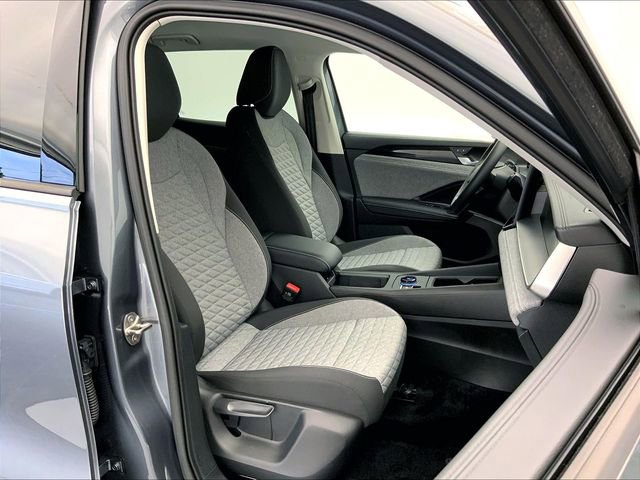 Certified 2025 Volkswagen Tiguan S w/ 18" Wheel Package AWD/4WD image 17