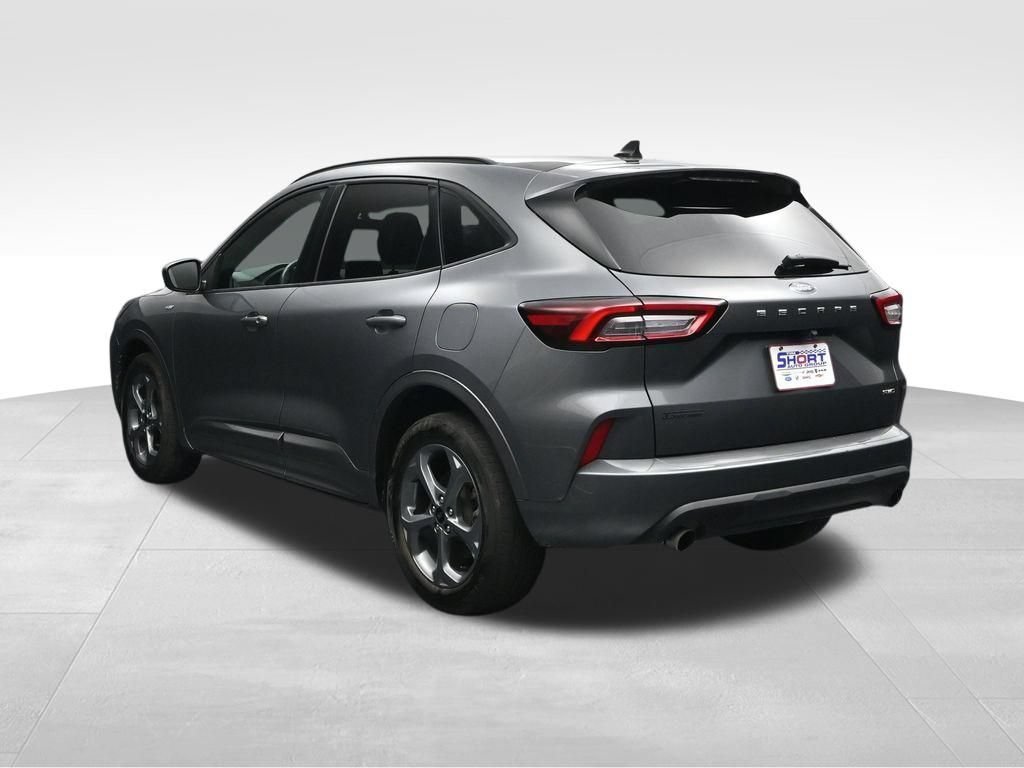 Used 2023 Ford Escape ST-Line AWD/4WD image 3