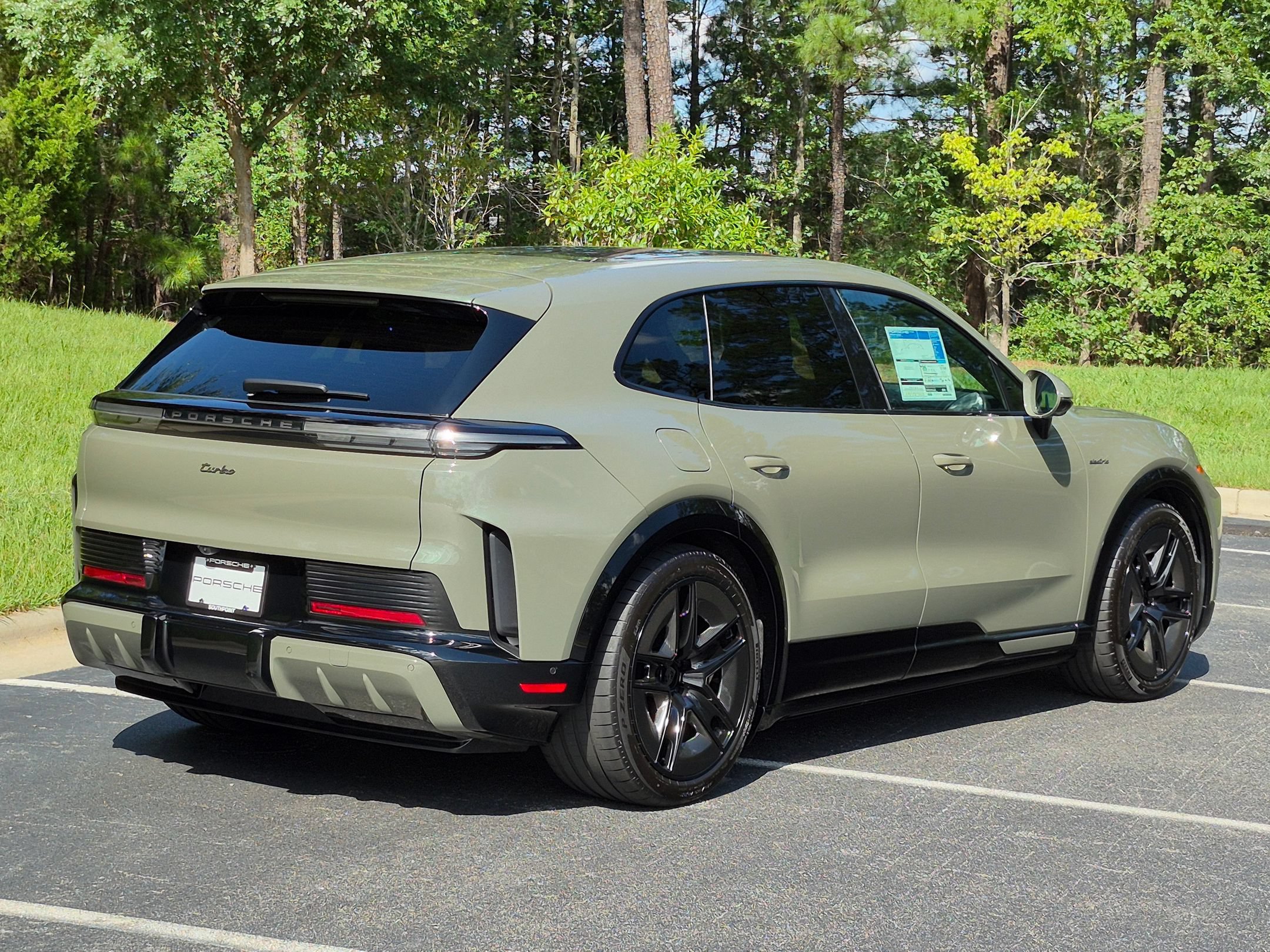 New 2026 Porsche Cayenne Turbo Electric AWD/4WD image 31