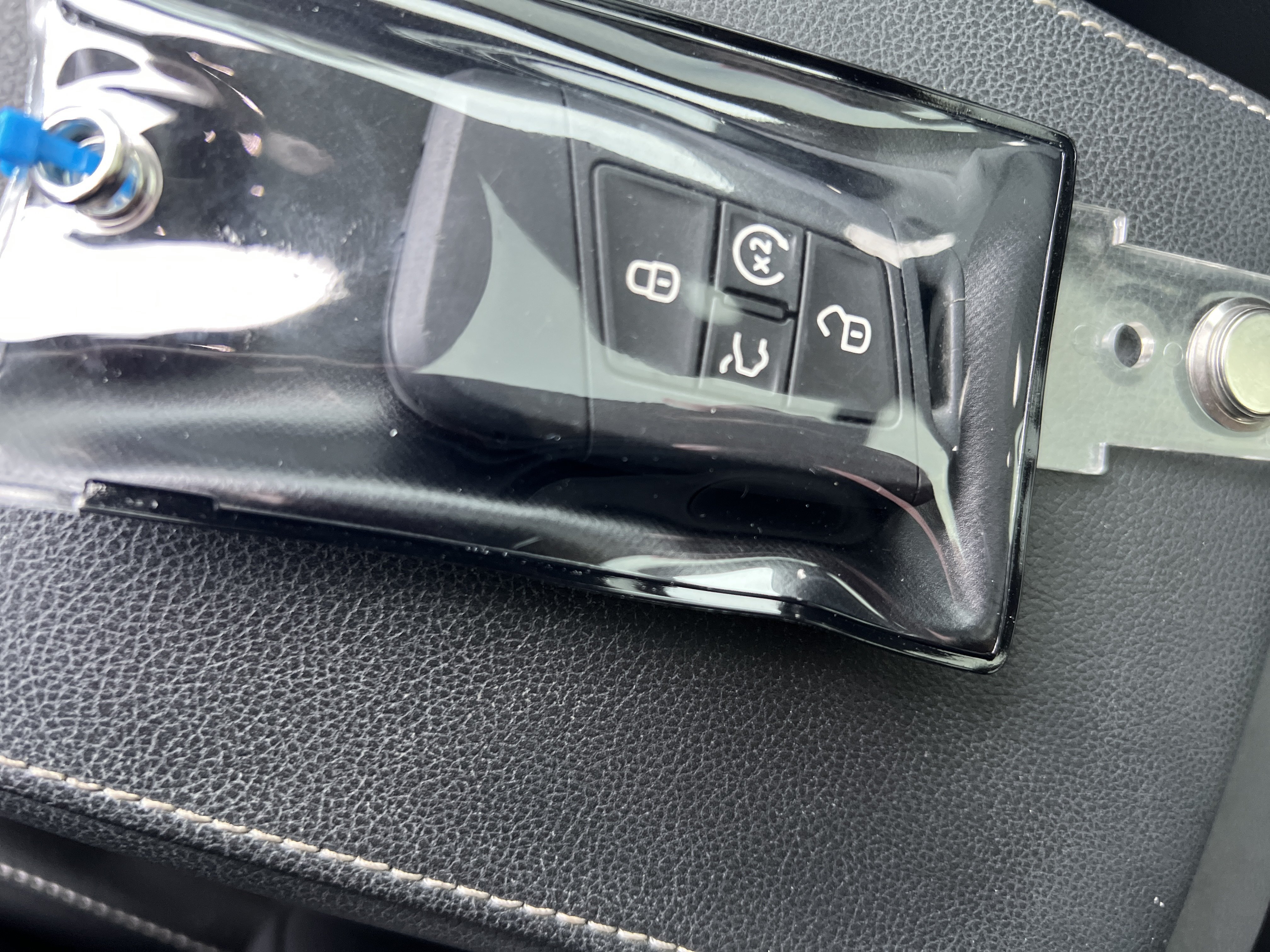 Certified 2023 Volkswagen Tiguan SE w/ Panoramic Sunroof Package FWD image 33