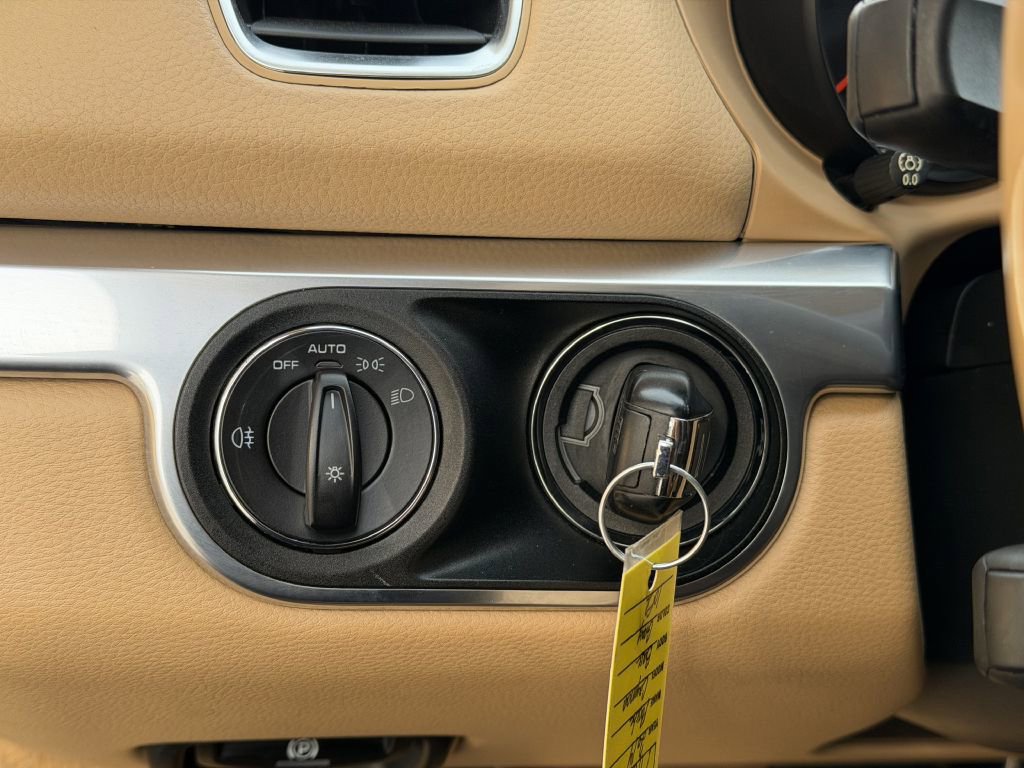 Used 2014 Porsche Cayman w/ Infotainment Package image 30