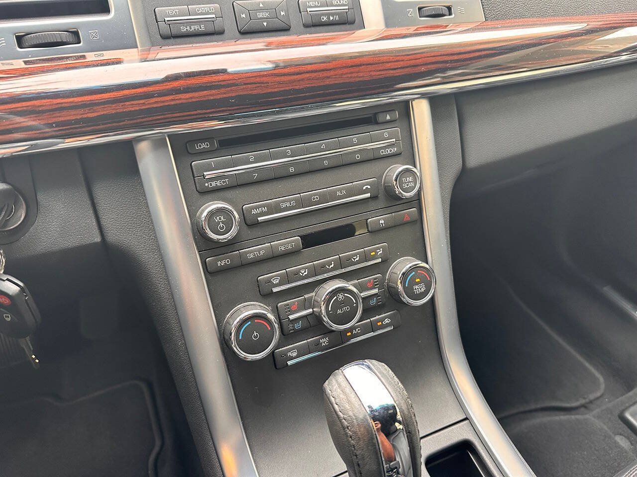 Used 2009 Lincoln MKS FWD image 20