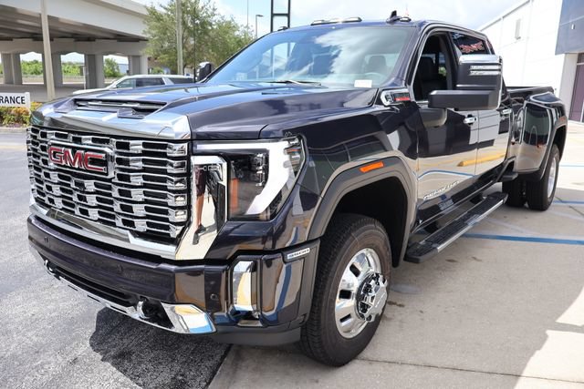 New 2026 GMC Sierra 3500 Denali w/ Denali Reserve Package AWD/4WD image 3