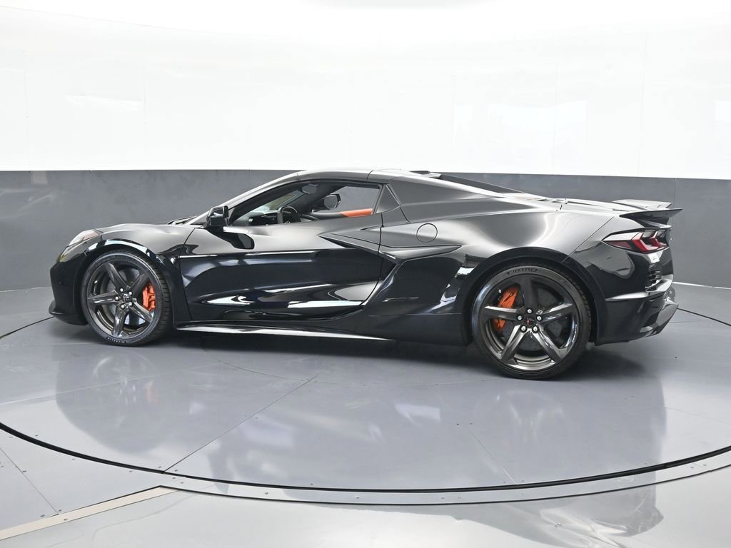 Used 2025 Chevrolet Corvette Z06 image 3