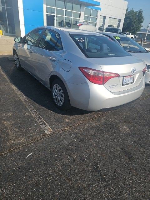 Used 2017 Toyota Corolla LE FWD image 2