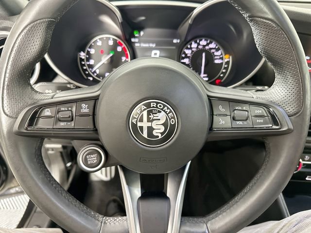 Used 2022 Alfa Romeo Giulia Ti AWD/4WD image 21