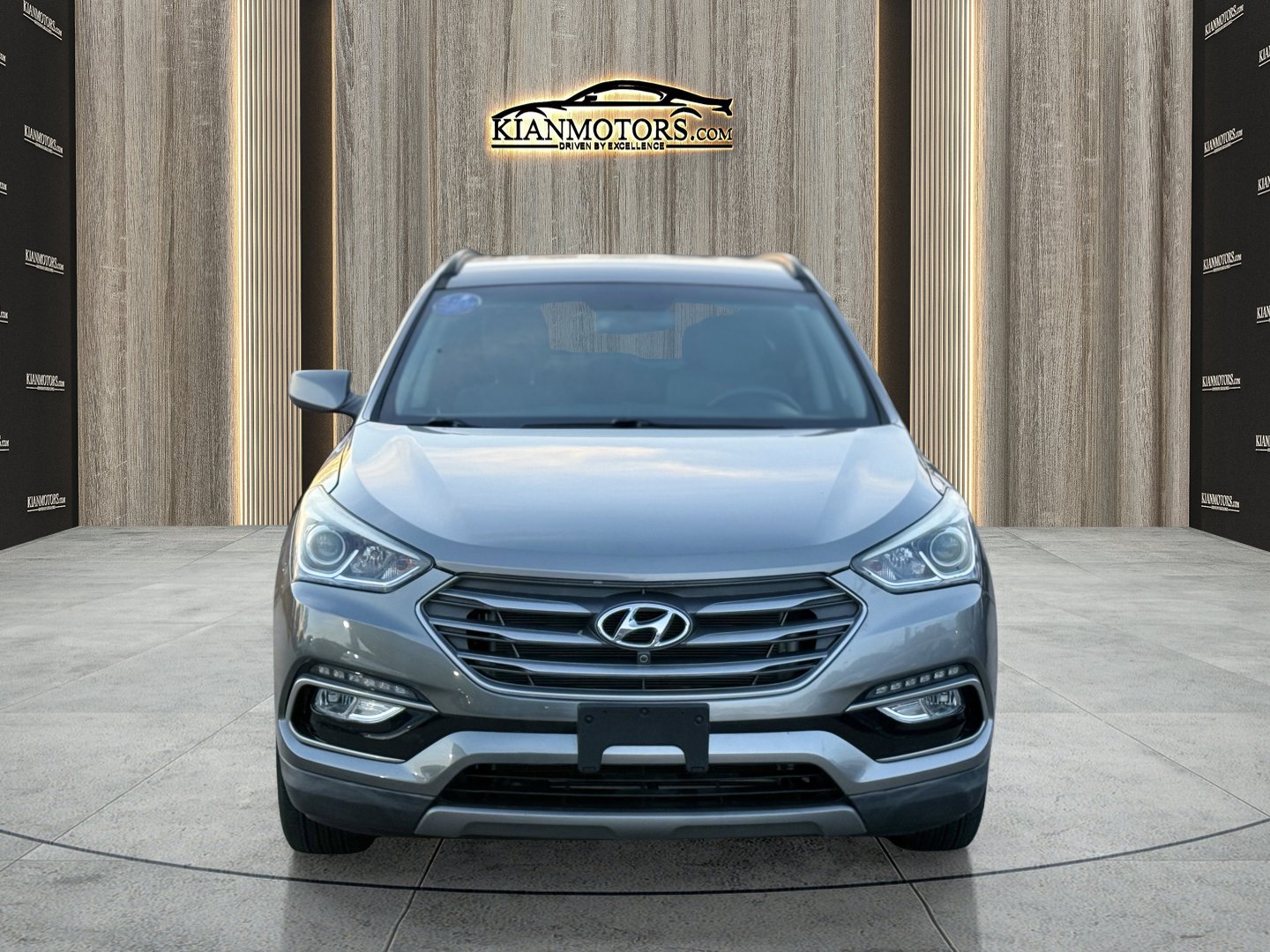 Used 2017 Hyundai Santa Fe Sport FWD image 2