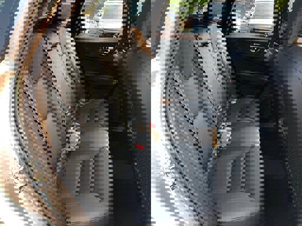 New 2025 Volvo XC60 B5 Core w/ Protection Package Premier image 31