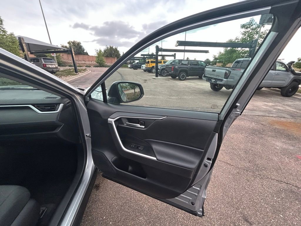 Used 2024 Toyota RAV4 XLE image 31