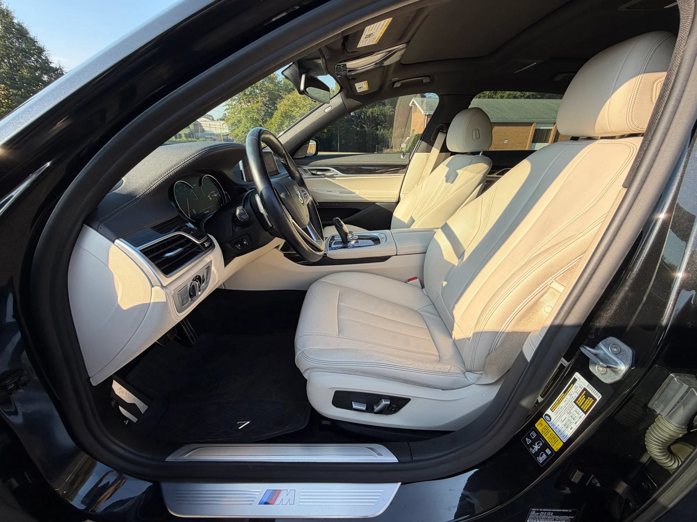 Used 2019 BMW 740i xDrive w/ M Sport Package AWD/4WD image 11