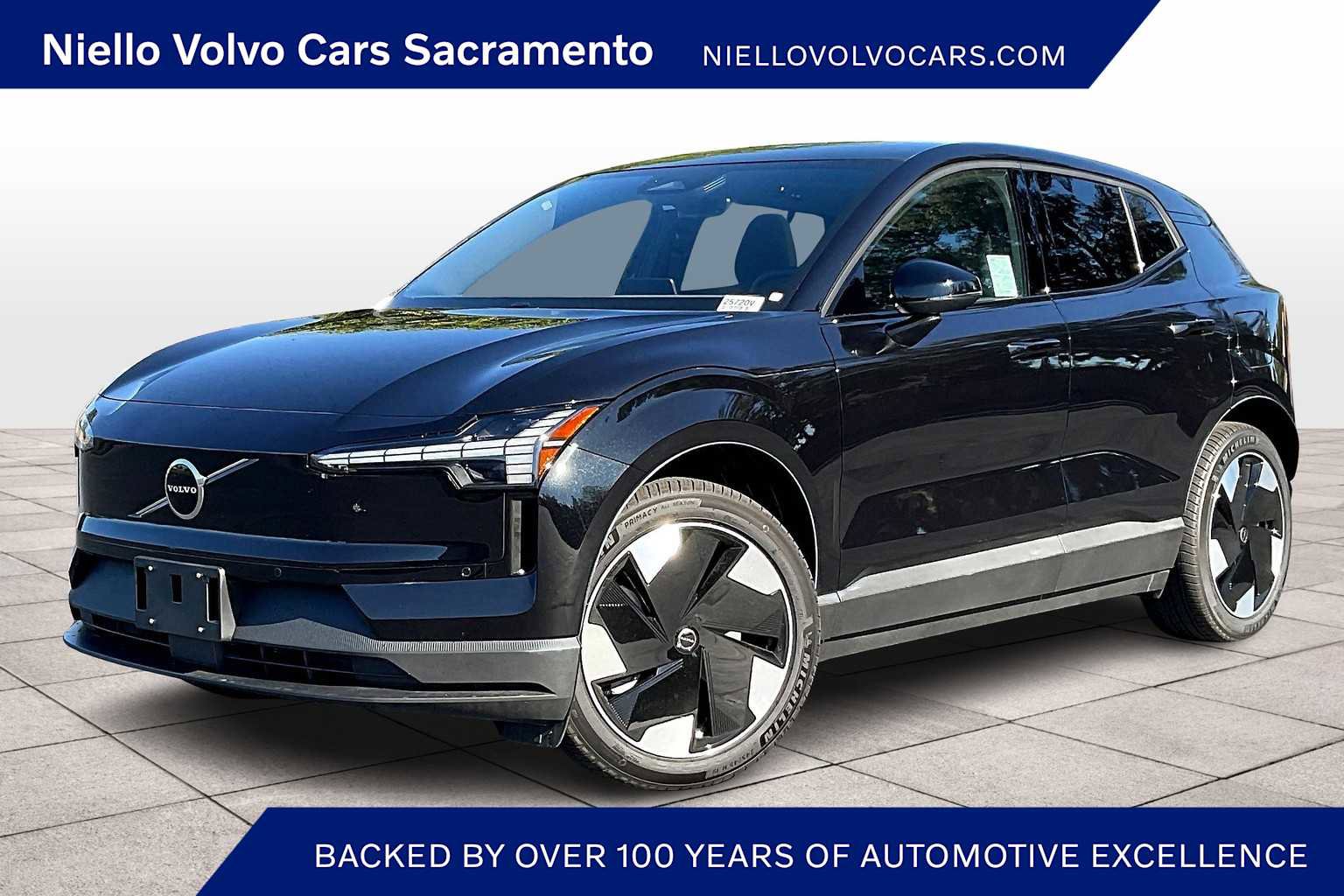 New 2025 Volvo EX30 Plus w/ Protection Package Premier