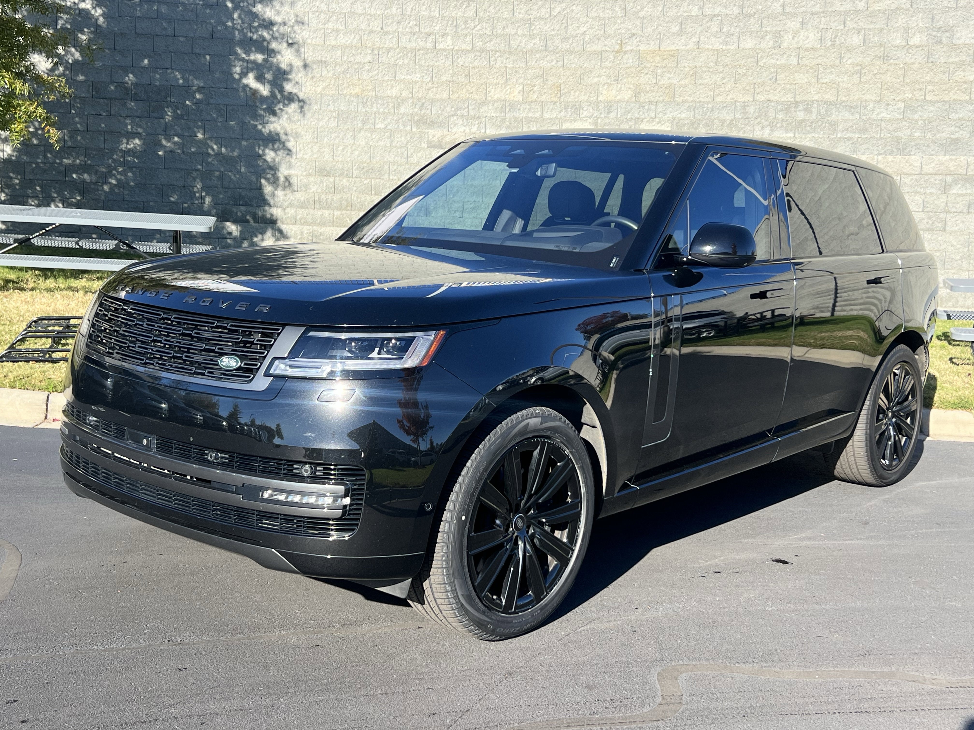 Used 2023 Land Rover Range Rover Long Wheelbase SE