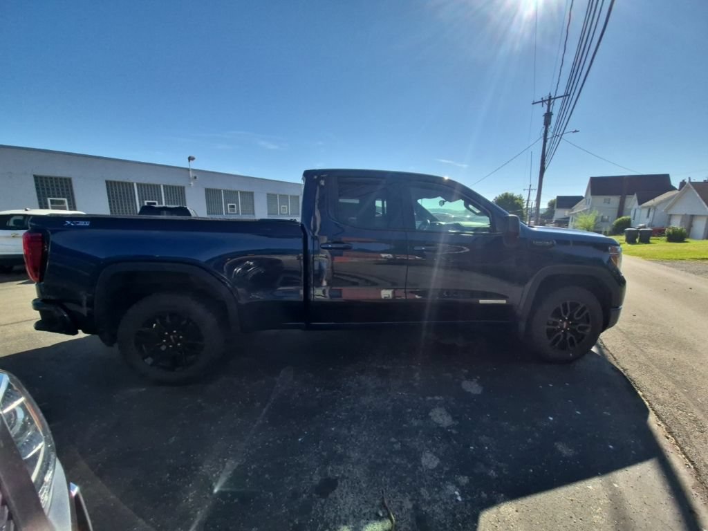 Used 2022 GMC Sierra 1500 Elevation w/ X31 Off-Road Package AWD/4WD image 8