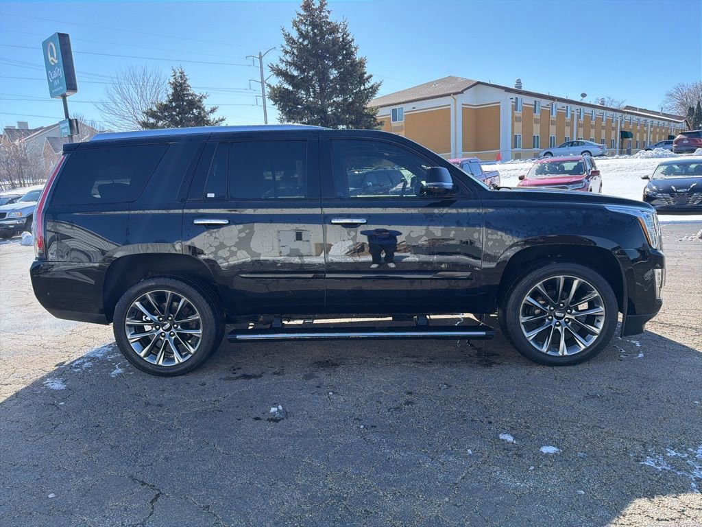 Used 2019 Cadillac Escalade Platinum w/ Escalade Sport Edition image 2