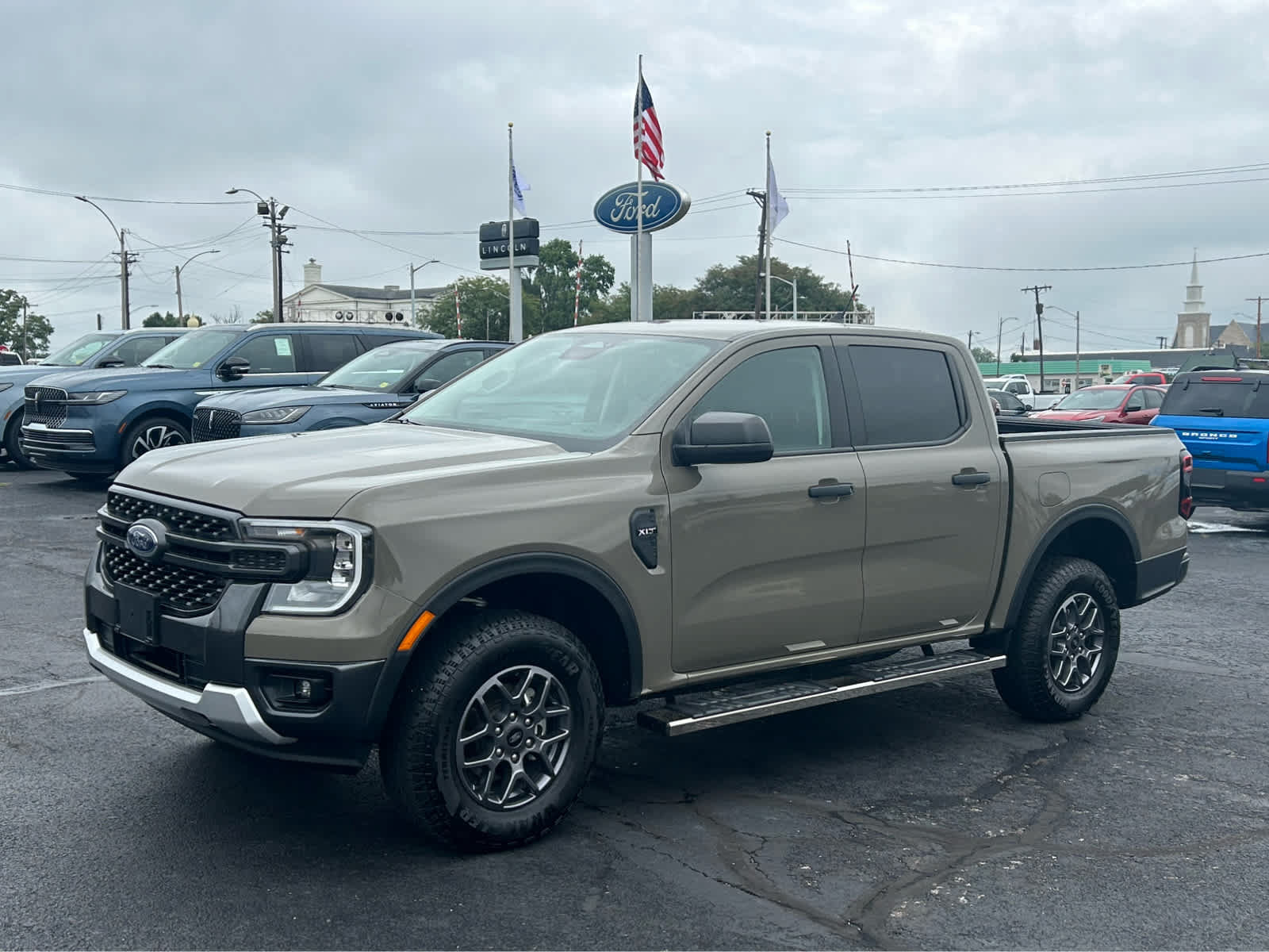 Used 2025 Ford Ranger XLT AWD/4WD image 2