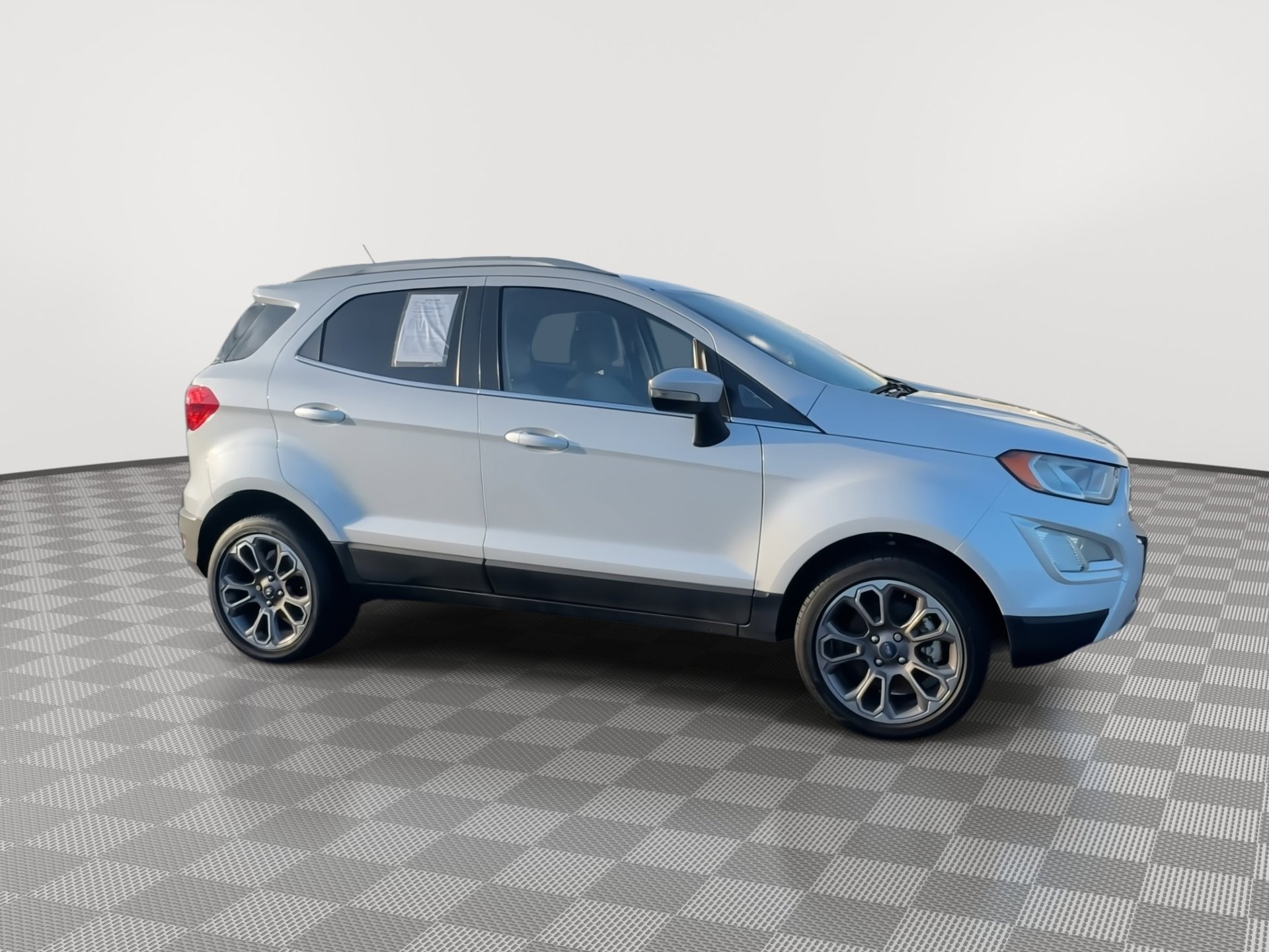 Used 2021 Ford EcoSport Titanium image 2