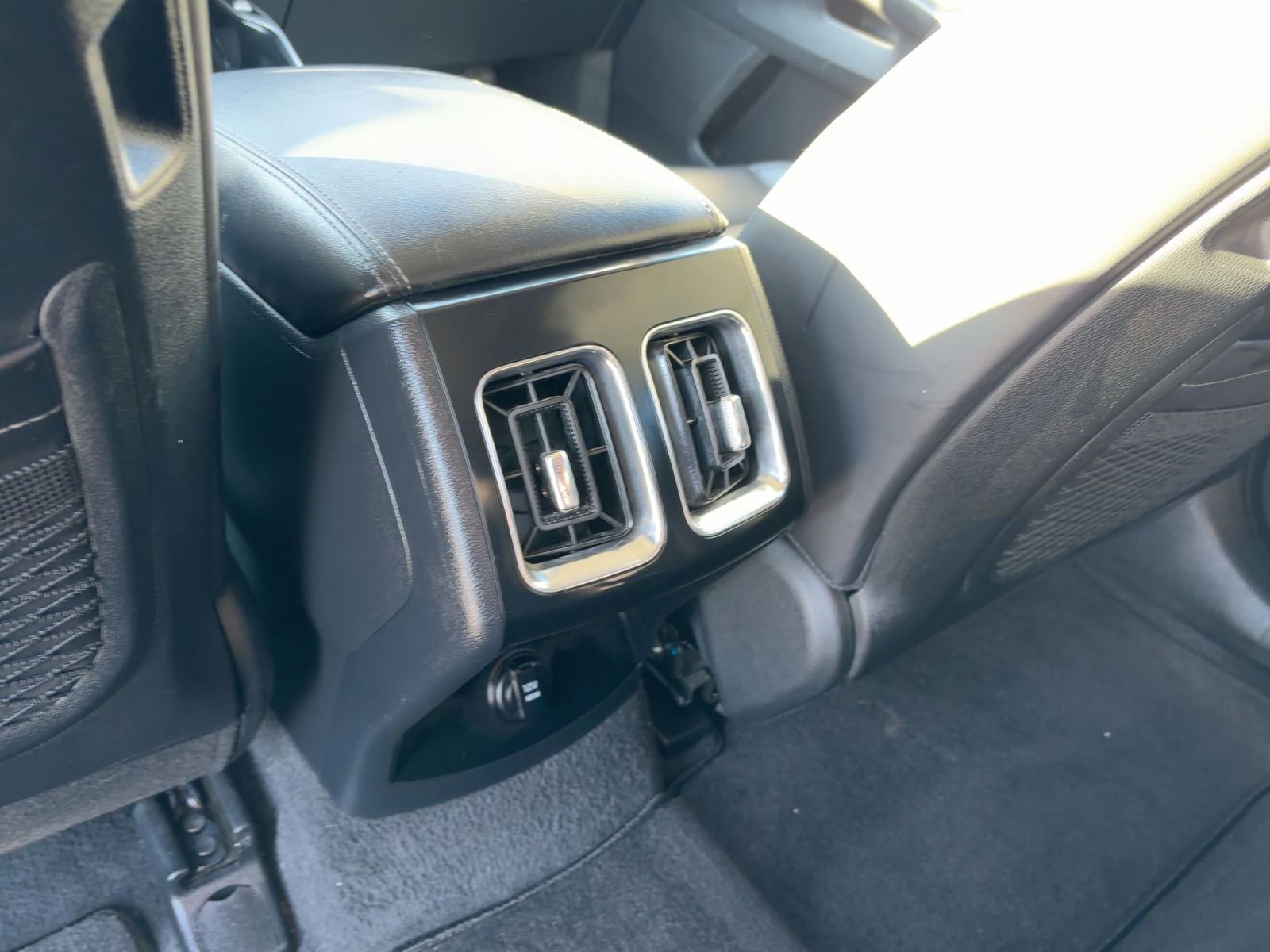 Used 2024 Kia Sorento S image 27