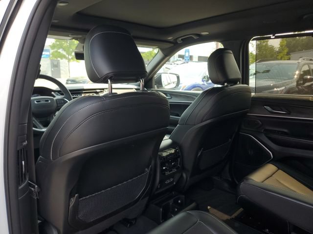 Certified 2025 Jeep Grand Cherokee L Limited w/ Luxury Tech Group II AWD/4WD image 15