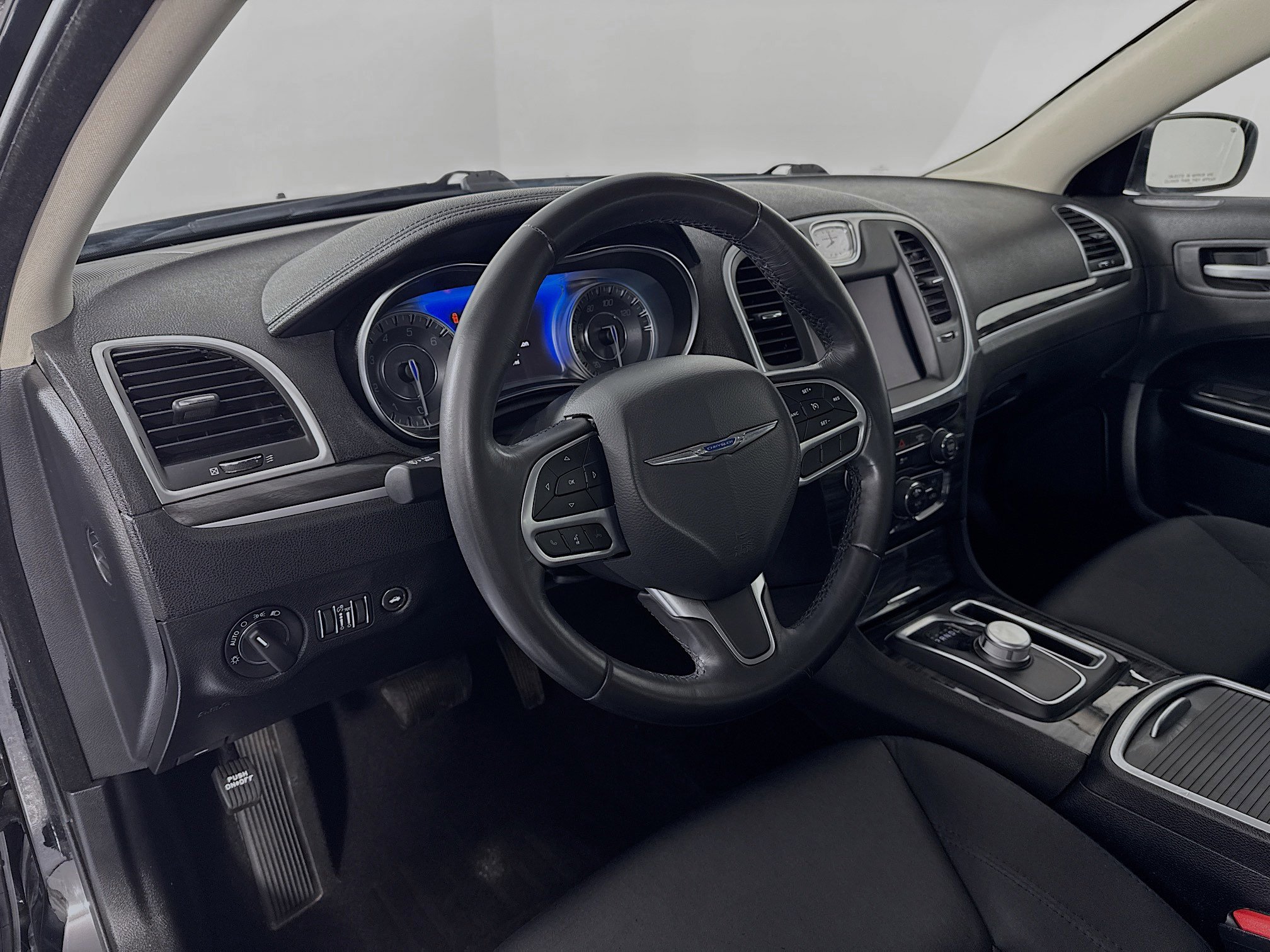 Used 2021 Chrysler 300 Touring w/ Sport Appearance Package image 9