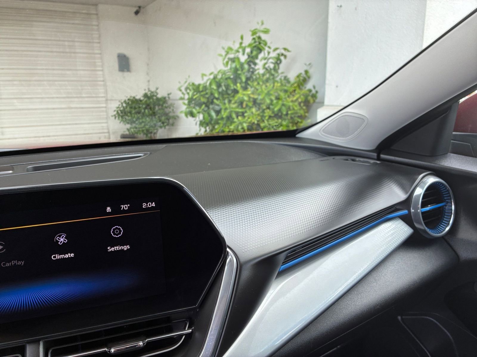 Used 2025 Chevrolet Trax LT FWD image 35