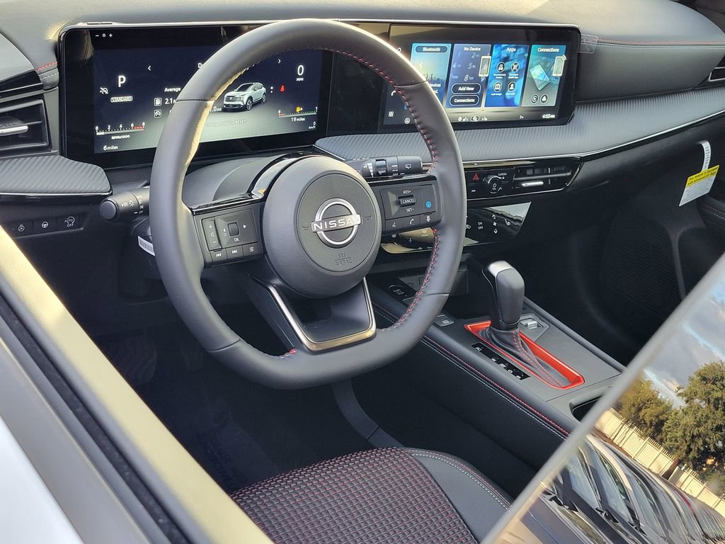 New 2026 Nissan Kicks SR w/ SR Premium Package FWD image 4