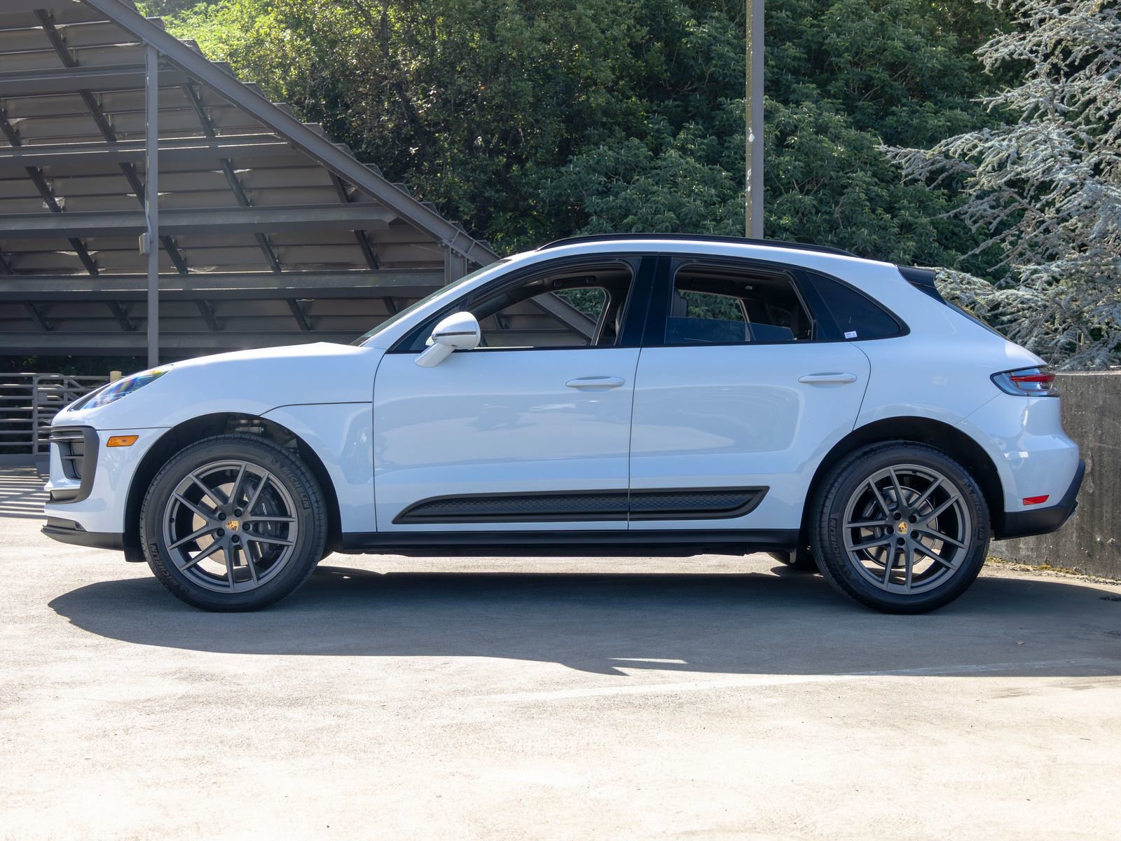 Certified 2026 Porsche Macan image 2