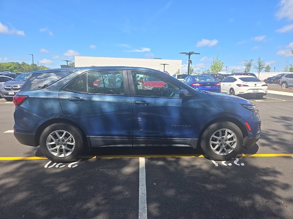 Used 2024 Chevrolet Equinox LS FWD image 4