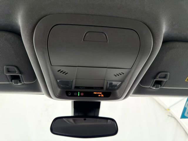 Used 2024 GMC Terrain SLE image 28