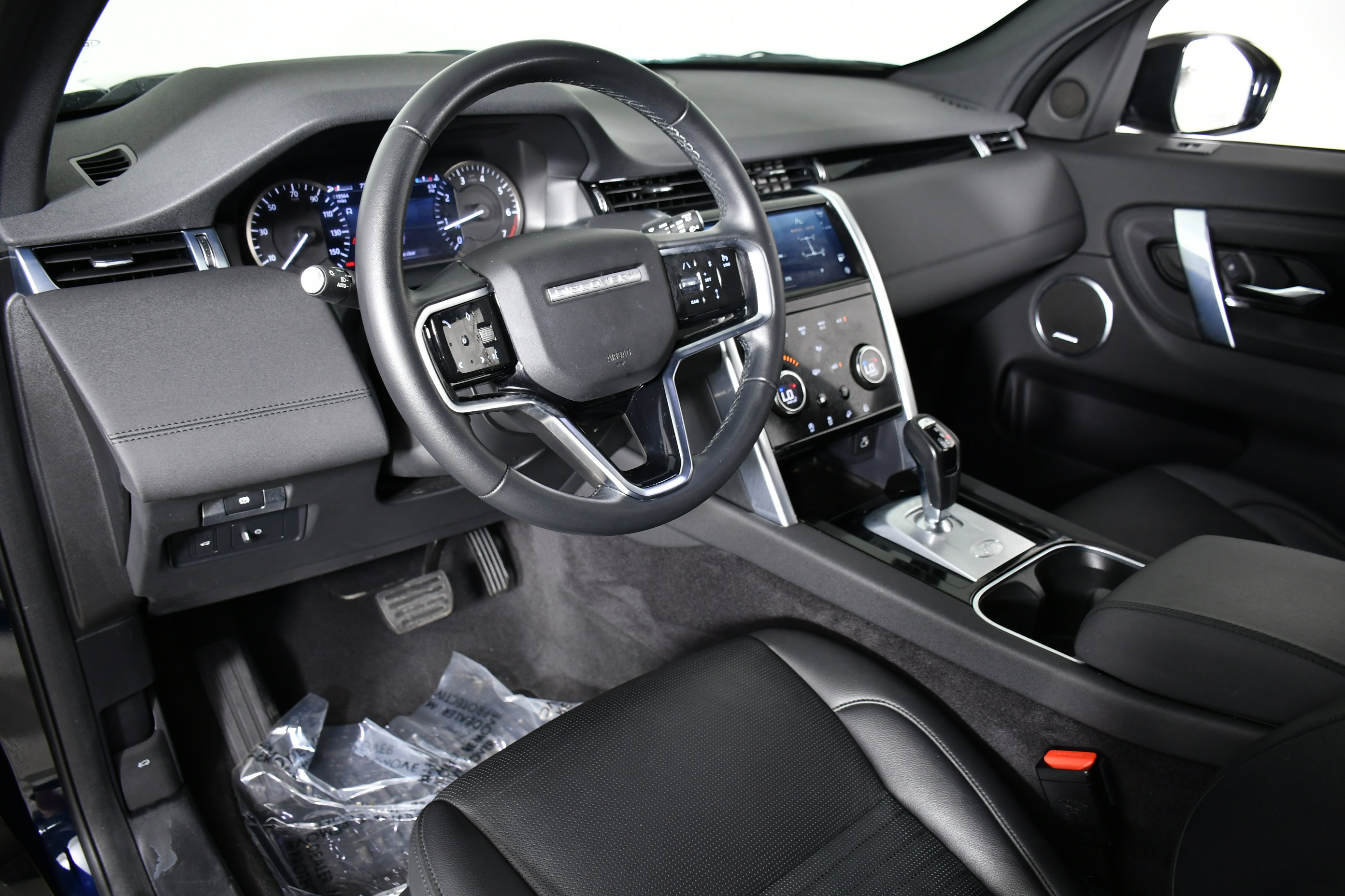 Used 2023 Land Rover Discovery Sport S image 21