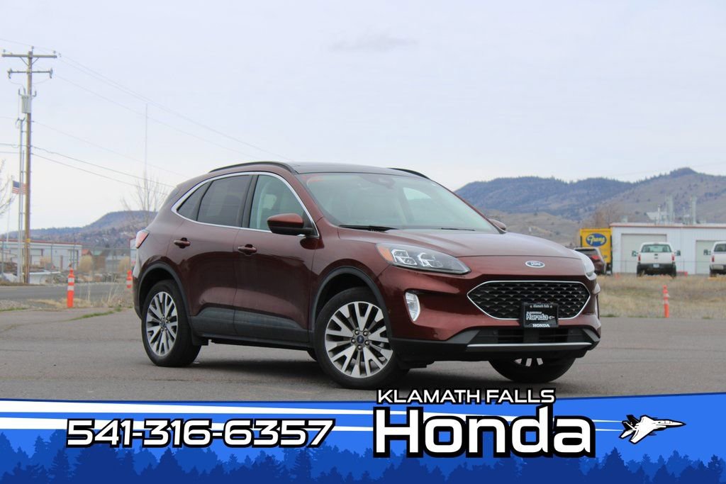 Used 2021 Ford Escape Titanium w/ Class II Trailer Tow Package image 1