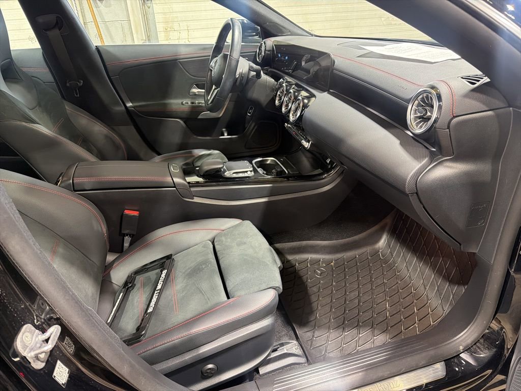 Used 2023 Mercedes-Benz CLA 250 4MATIC image 24