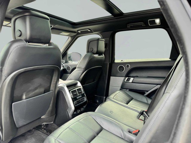 Used 2018 Land Rover Range Rover Sport HSE image 38