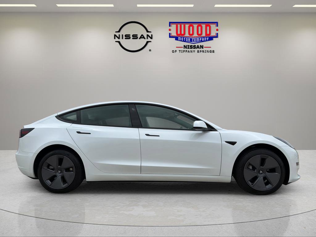 Used 2023 Tesla Model 3 Standard Range image 2