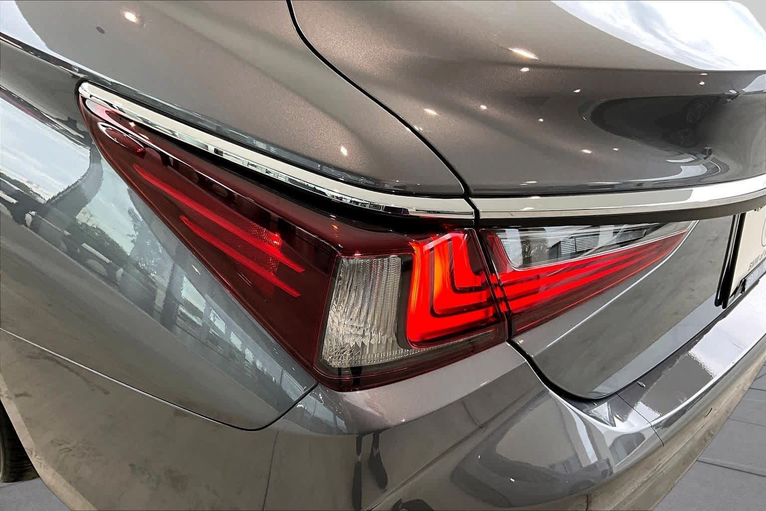 Used 2021 Lexus ES 350 w/ Premium Package FWD image 27