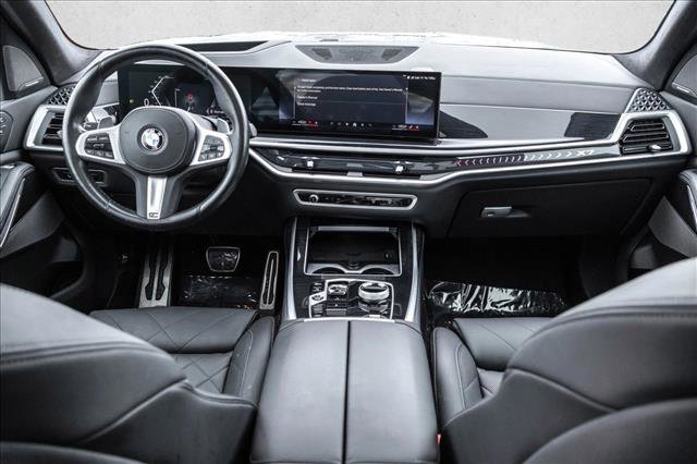 Used 2024 BMW X7 xDrive40i w/ Executive Package image 21