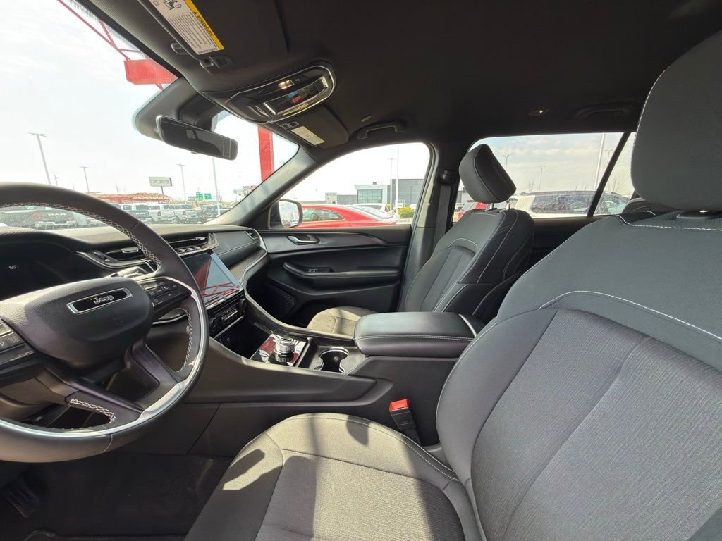 Certified 2025 Jeep Grand Cherokee L Laredo image 14