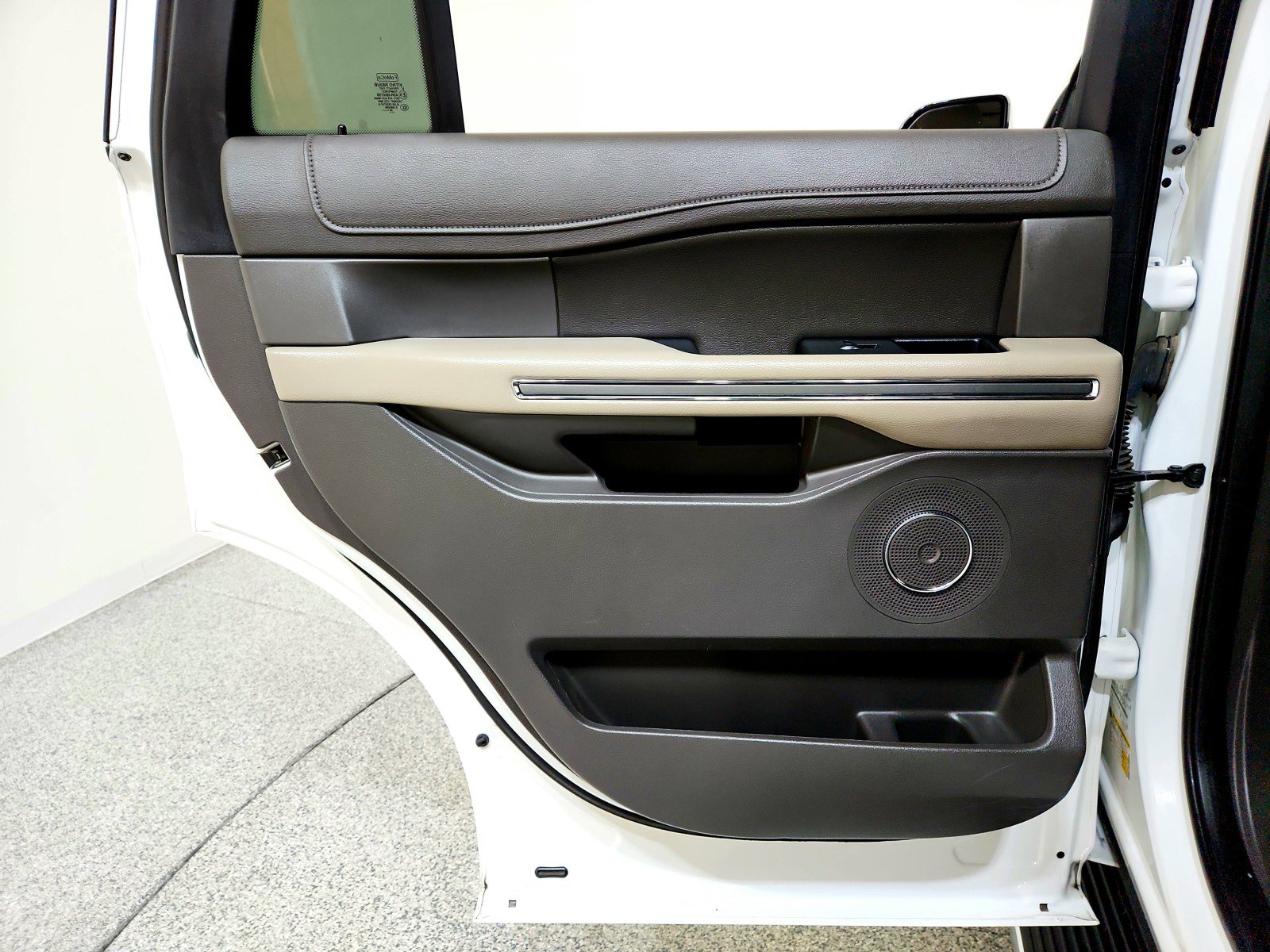 Used 2020 Ford Expedition XLT w/ Equipment Group 202A image 19