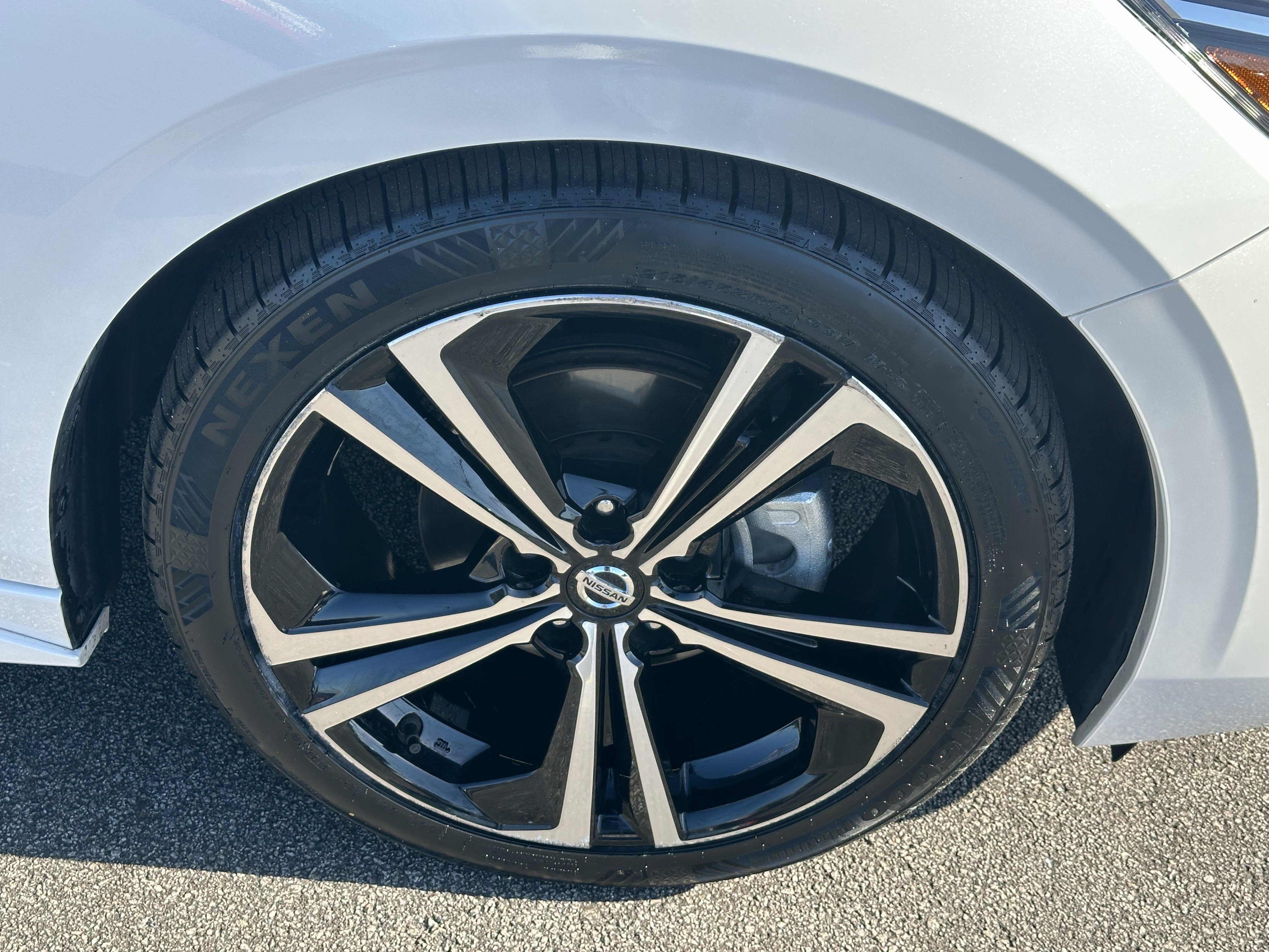 Used 2023 Nissan Sentra SR w/ SR Premium Package image 16