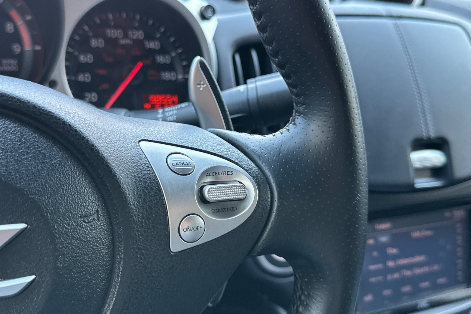 Used 2013 Nissan 370Z Coupe RWD image 36