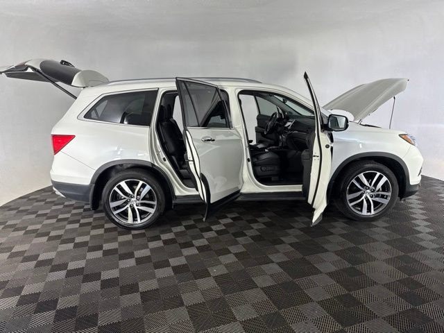 Used 2017 Honda Pilot Elite image 18