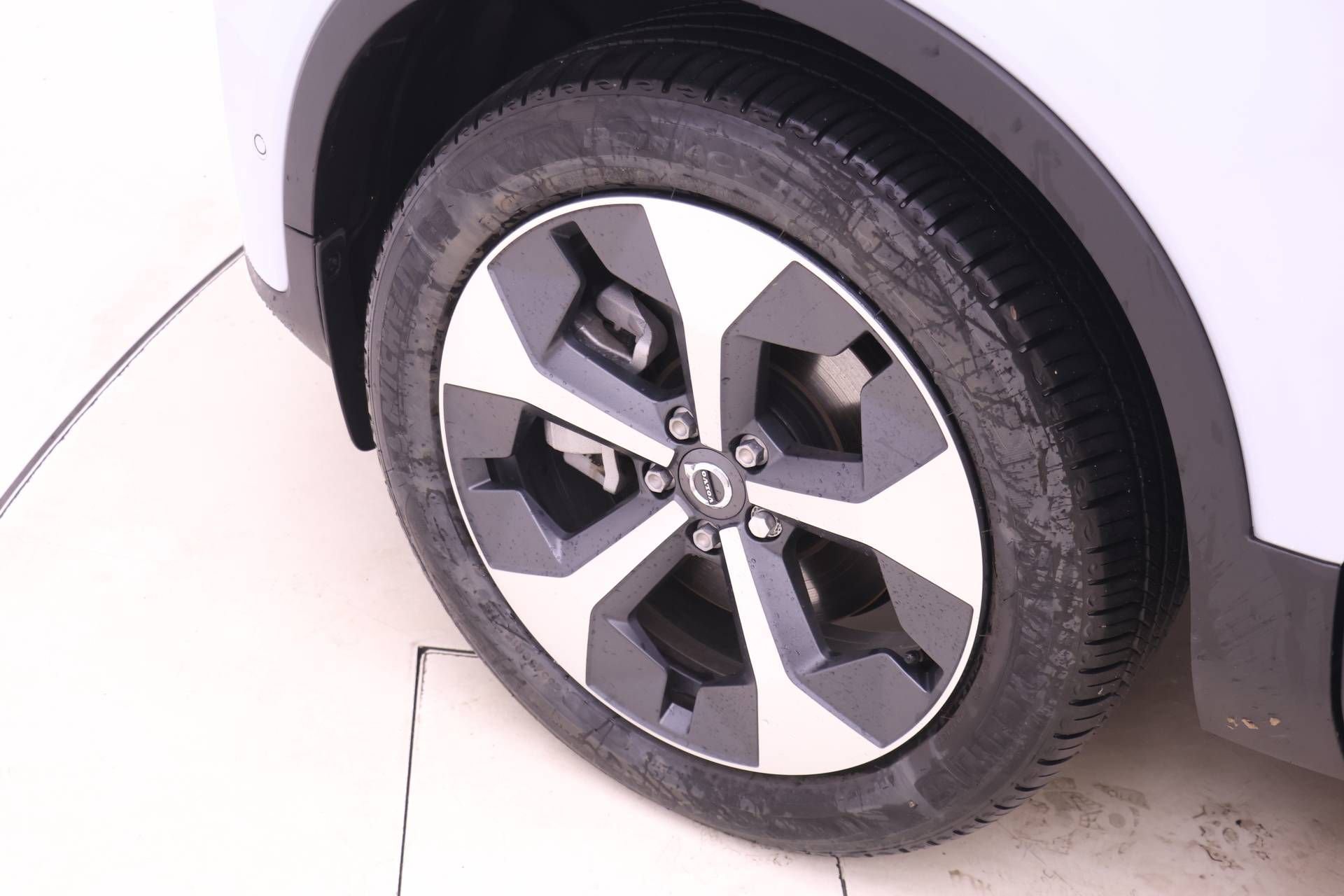 New 2026 Volvo XC40 B5 Plus w/ Protection Package Premier AWD/4WD image 19