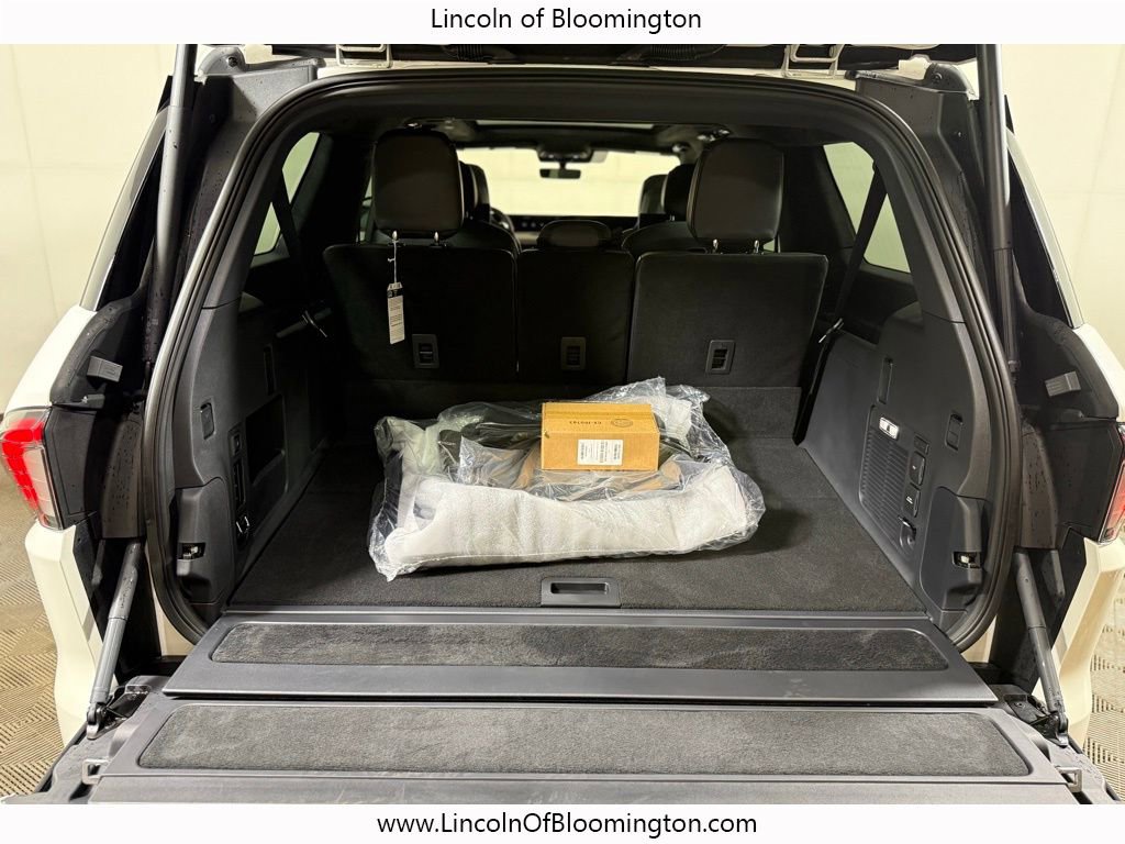 New 2025 Lincoln Navigator L Black Label image 31