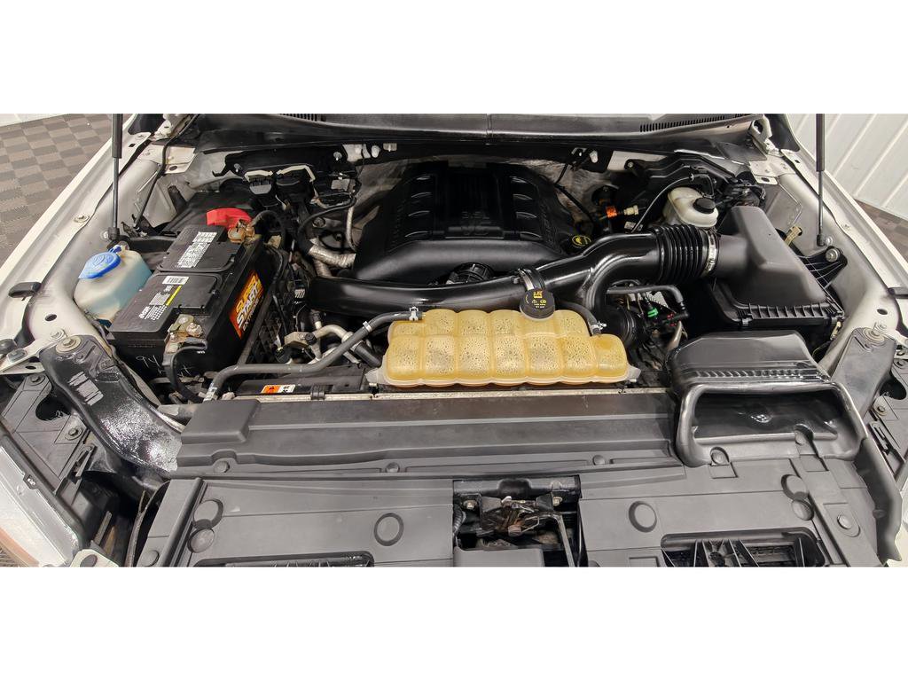 Used 2016 Ford F150 Platinum w/ Equipment Group 701A Luxury image 72