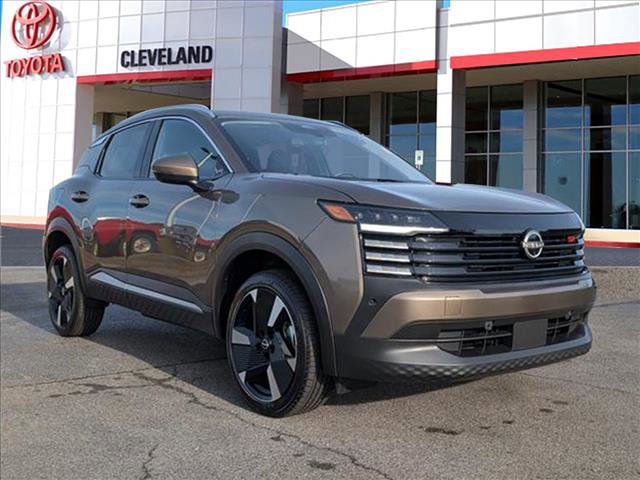 Used 2025 Nissan Kicks SR video 2